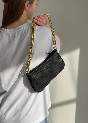 Женская сумка багет на толстой золотой цепочке рептилия черная6 фото