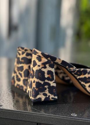 Женские леопардовые сабо из натуральной кожи на кольца 2750/23 фото