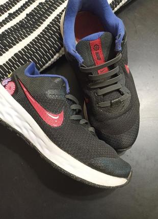 Класні стильні бігові кросівки nike mid Langermet T-skjorte Pacer Crew