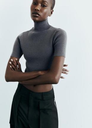 Серый трикотажный вязаный топ в рубчик zara гольф свитер джемпер зара 9598/378