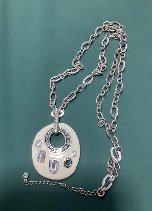 Крупный кулон на крупной цепи  очередью подвеска колье