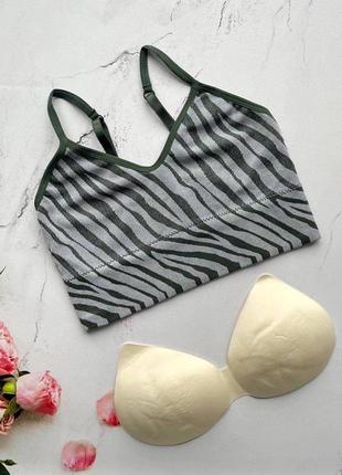 Топ с принтом зебры и пуш-ап