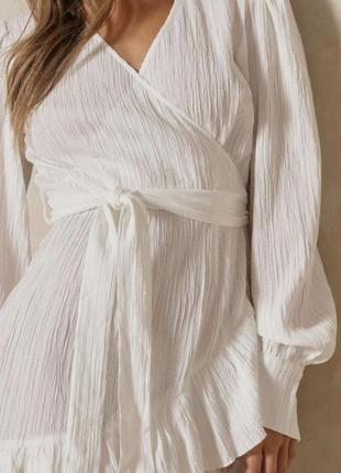 Сукня плаття білосніжна текстурована сукня на запах misspap2 фото