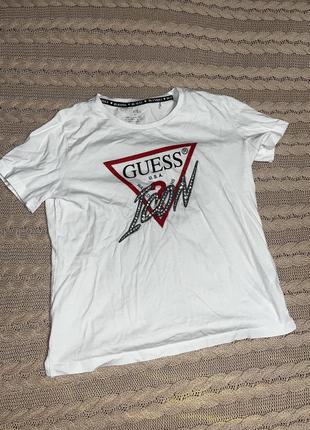 Футболка guess размер м новая