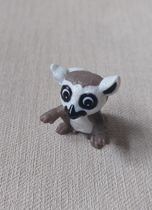 Фигурка kinder/киндер енот
