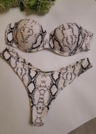 Оригинальный купальник бренда  shein