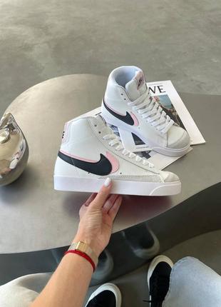 Жіночі кросівки nike blazer mid 77 white arctic punch