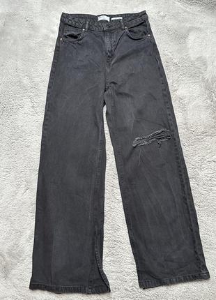 Джинсы с широкими штанинами bershka