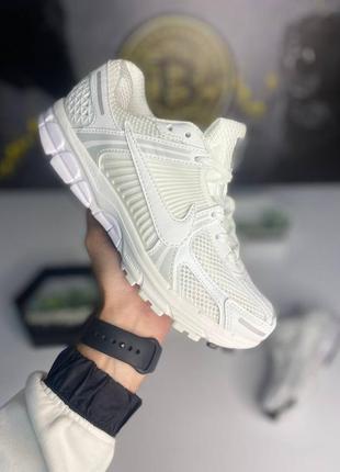 Vomero 5 white