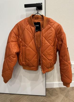 Бомбер терракотового цвета утепленный