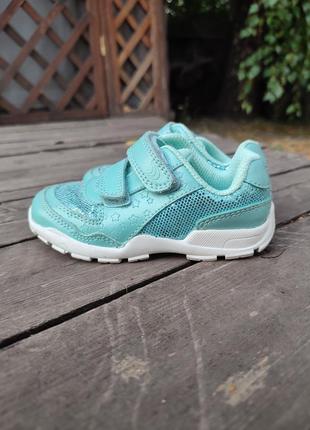 Гарні кросівки clarks