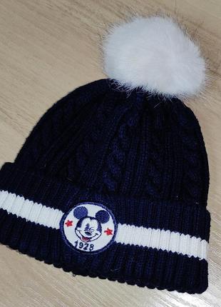Шапочка для мальчика с помпоном темно-синяя микки маус теплая ося зимняя
