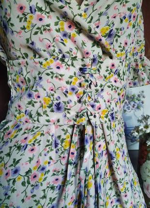 Платье мини с цветочным принтом от prettylittlething6 фото