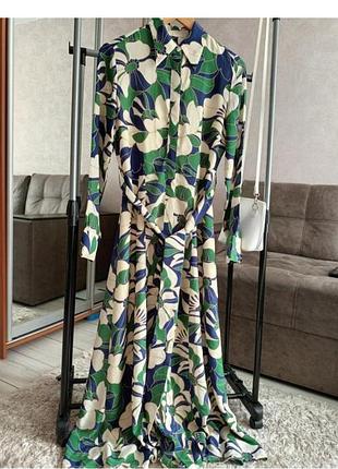 Невероятно красивое платье.