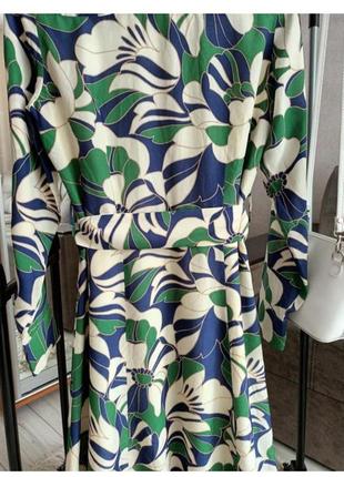 Невероятно красивое платье.