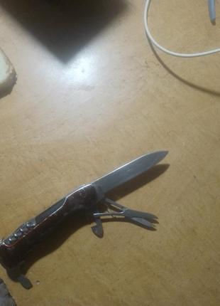 Швейцарський ніж