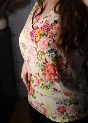 Новая цветочная майка, не тянется, размер 525 фото