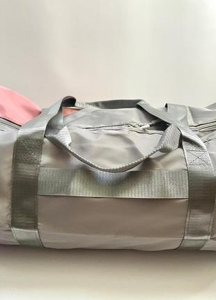 Спортивная женская сумка зd bags zip на 6 отделений для спортзала компактная 46x22x23 см серо-пудровая3 фото