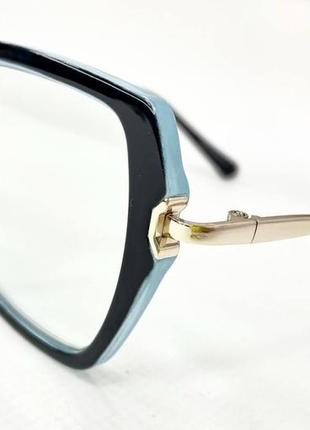 Коригуючі окуляри для зору жіночі трапеціі фотохромні в пластиковій оправі з золотистою фурнітурою тоненькі дужки5 фото
