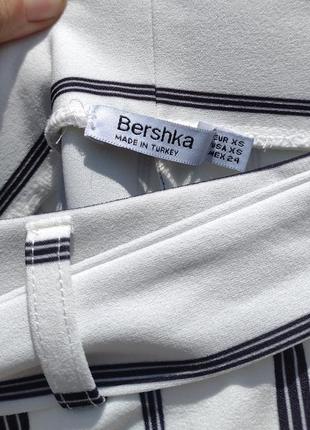 Стильные белые брюки кюлоты в полоску bershka10 фото