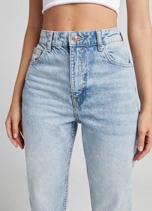 Bershka mom jeans olivia світлі базові джинси5 фото