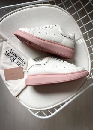 Кроссовки alexander mcqueen женские александр маквин белые кожаные кроссовки на осень