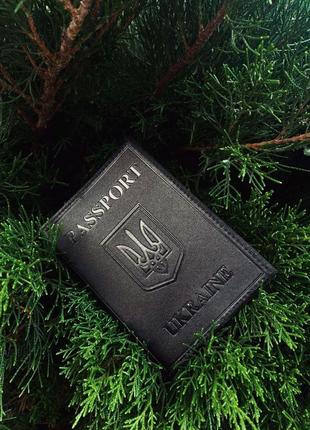 Шкіряна обкладинка для паспорта з написом ukraine3 фото
