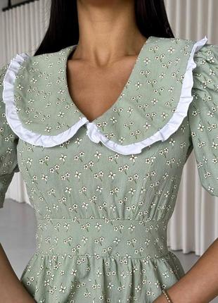 Красива стильна трендова сукня міні квіткова зрюшами воротніком6 фото