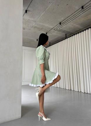 Красива стильна трендова сукня міні квіткова зрюшами воротніком3 фото
