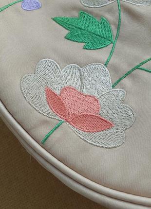 Маленька сумка на плече з квітковою вишивкою, у вишиті квіти4 фото