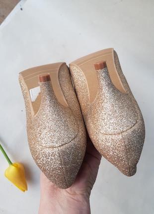 Золотистые позолоченные туфельки в мелких блестках woww 377 фото