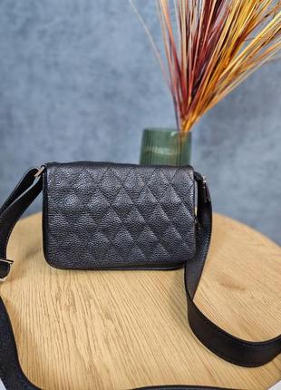 Жіноча сумка, чорна, стьобана, з плечовим ремінцем, натуральна шкіра