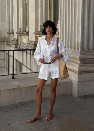 Жіночий костюм білий вільна сорочка та шорти льон