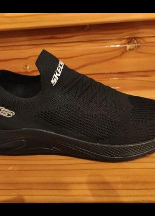 Кроссовки skechers.