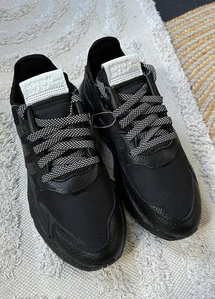 Оригинальные кроссовки от adidas