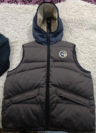 Пуховий чоловічий стильний жилет із капюшоном, утеплена пухова безрукавка napapijri розміру м