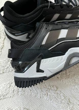 Оригінальні кросівки від adidas5 фото