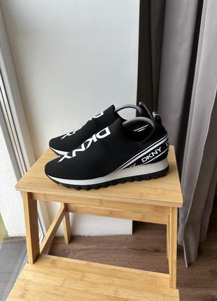 Кроссовки dkny
