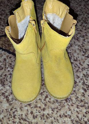 Ботинки детские горчичного цвета zara замшевые2 фото