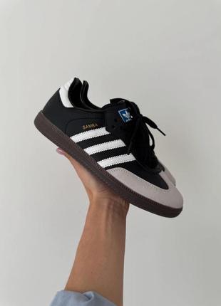 Кроссовки adidas