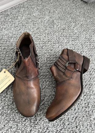Женские новые ботинки nylo cos dutti