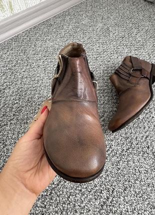 Женские новые ботинки nylo cos dutti