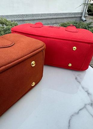 Сумка стиль miu miu arcadie замшевая с ручкой и ремнем3 фото