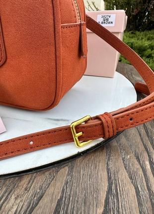 Сумка стиль miu miu arcadie замшевая с ручкой и ремнем4 фото