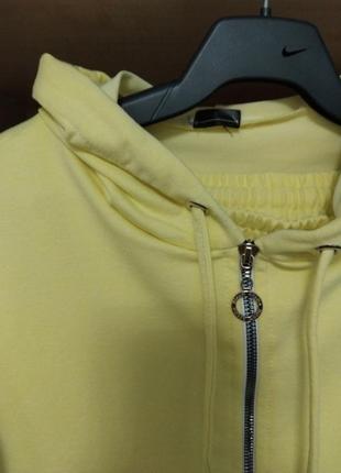 Крутой лимонный костюм