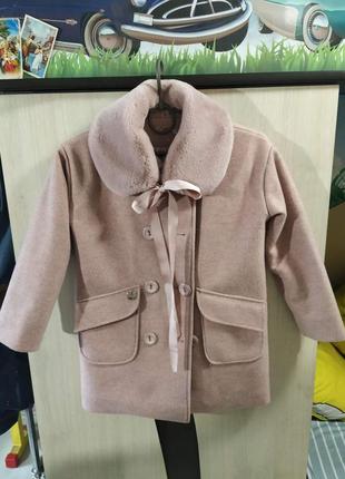 Нарядное кашемировое пальто для девочки, цвет пудра, 7 лет, рост 122