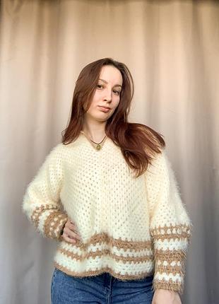 Свитер ручной работы