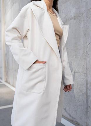 Белое кашемировое пальто с поясом большие размеры