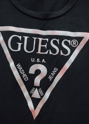 Жіноча чорна футболка бренду guess6 фото