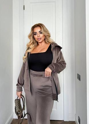 Стильный женский вельветовый костюм на молнии